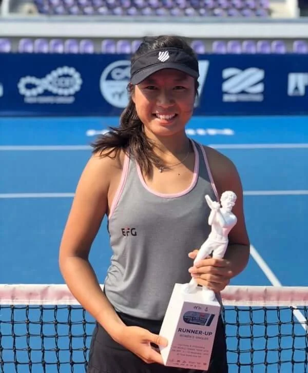 一個接一個的獎盃,鼓勵張瑋桓繼續努力取得更好成績。