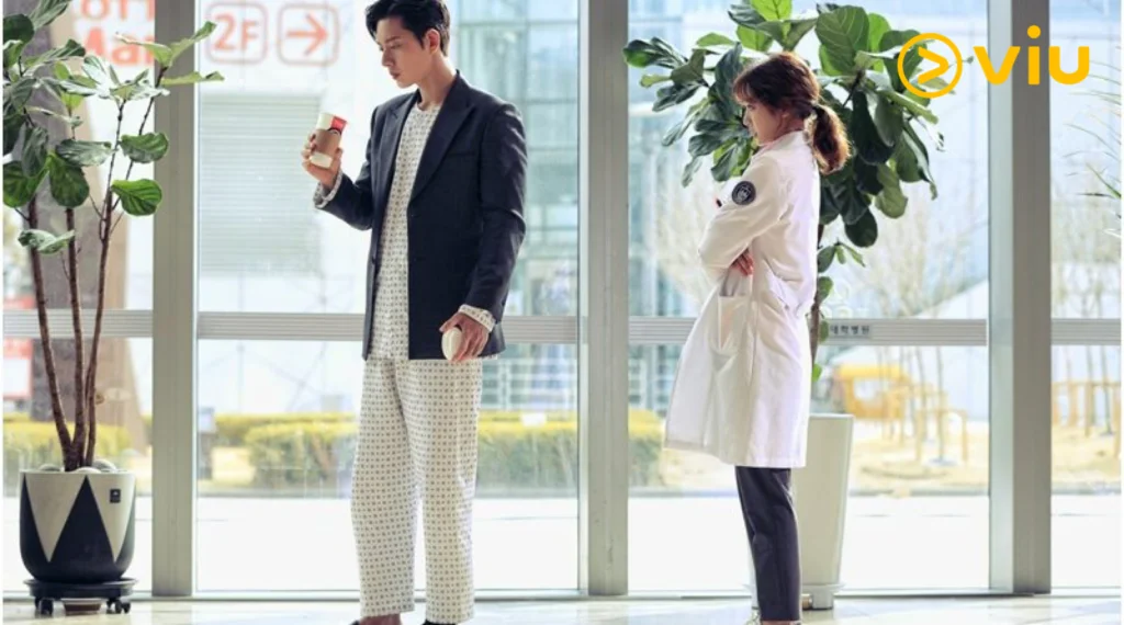 鄭英在飾演醫生,跟受傷的朴海鎮相遇。