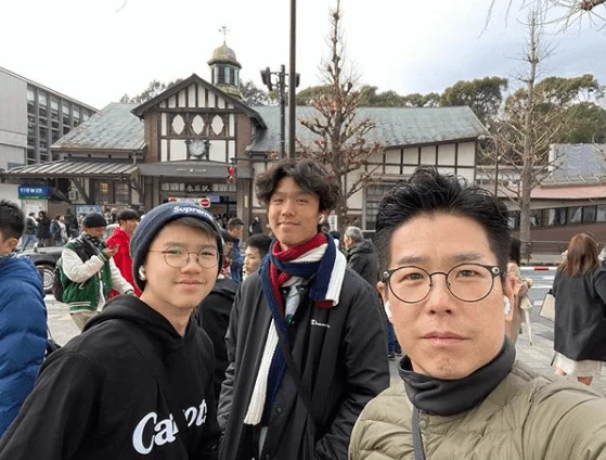 阿Lo早前與一對兒子林寶、林熙到日本旅行