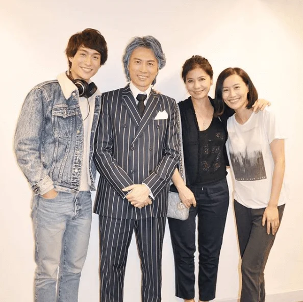 阿謙與黃子華、陳法拉演出的舞台劇《前度》,鍾楚紅也來捧場。