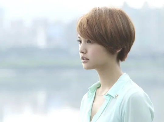 Rainie亦剪過清爽短髮