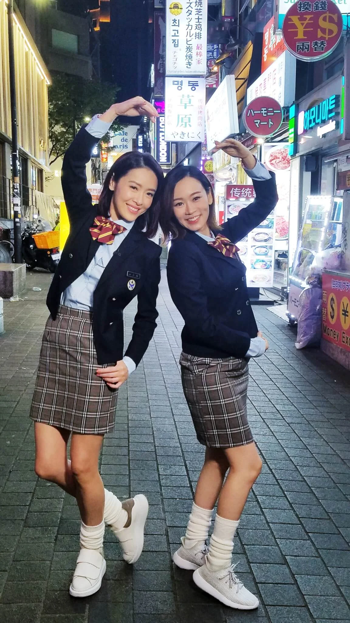 出發到首爾拍攝ViuTV節目《香港親善小姐》前，思琦才得知自己懷孕，為免影響拍攝進度，她決定全程保密，連拍檔向海嵐都不知道，看到思琦在炎熱夏天經常穿上外套，還誤會她身子虛弱。