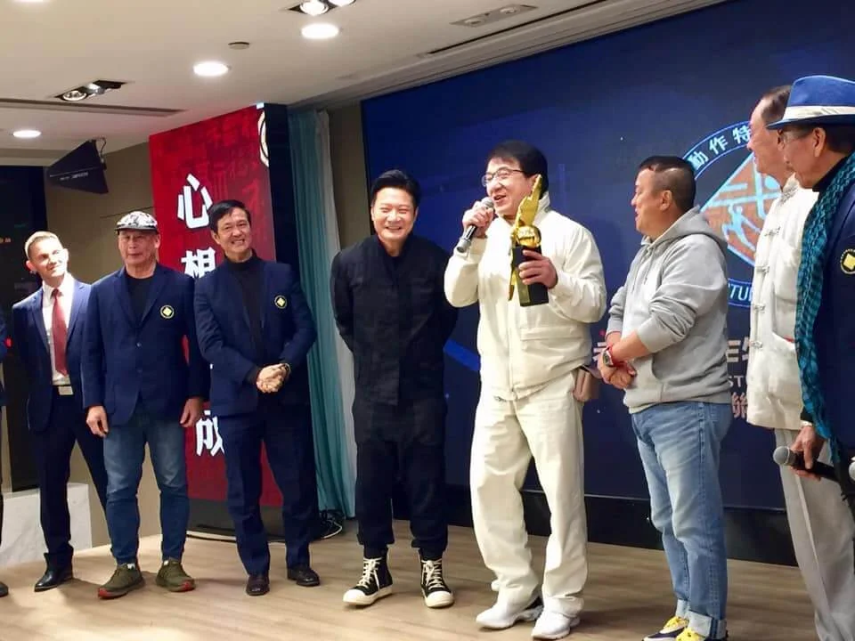 83897121_2896571653729009_1719737834832658432_n