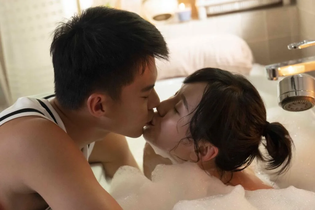 DaDa在戲中奪了朱鑑然的銀幕初吻