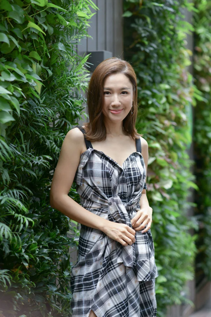 李施嬅去年擔正演出的《金宵大廈》叫好叫座，上周《法證先鋒Ⅳ》首播收視亦高開，令她開心不已。