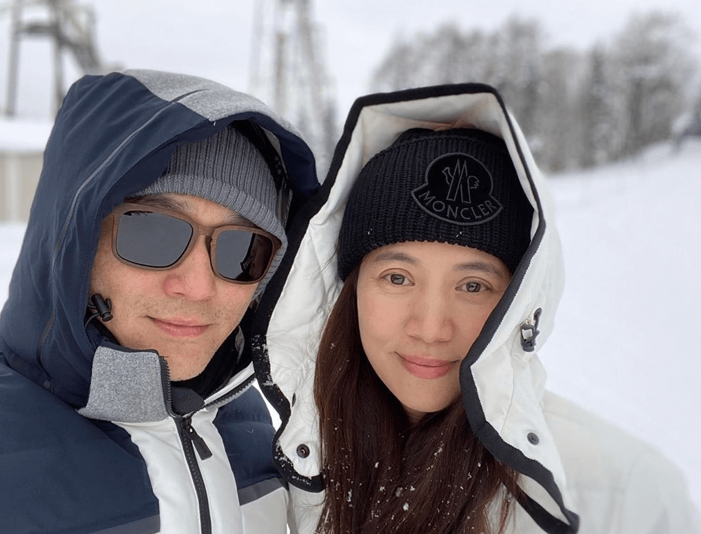 兩公婆去年12月去北海道滑雪