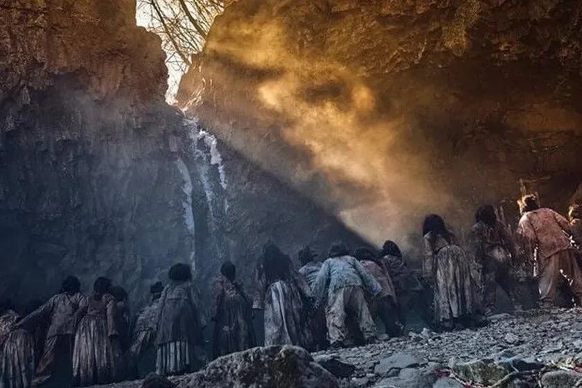 演喪屍的演員,事前要花兩個月特訓,學跑。