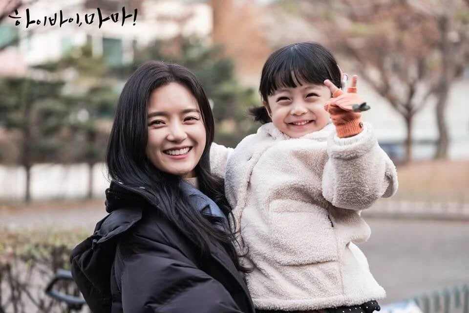 飾演金泰希女兒的童星其實是男仔，叫徐天宇，因為樣子跟金泰希童年相似被選中，而高甫潔演繼母一角。