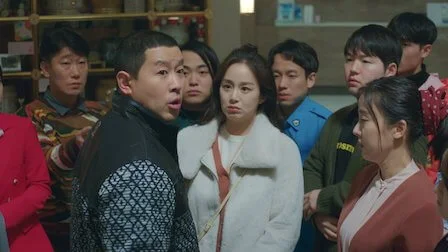 故事中，其他鬼魂知道金泰希還陽後，要求她幫他們做事，而飾演鬼魂的有《　大長今》朴恩惠及《德魯納酒店》裴海善等。