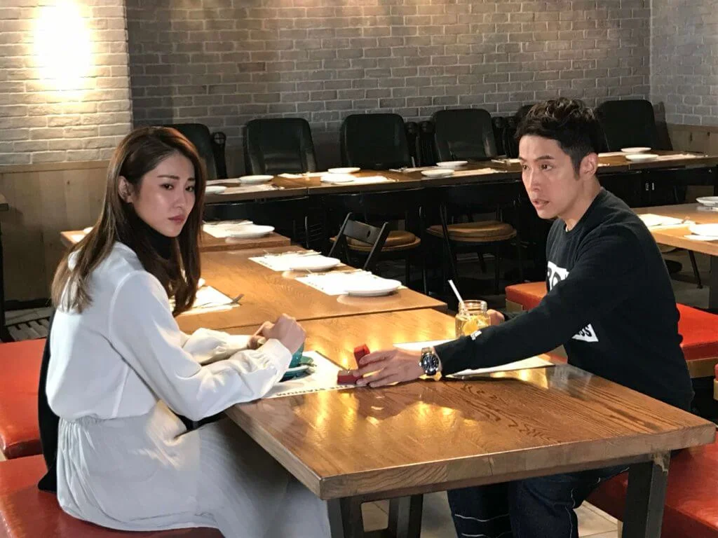 石詠莉與李日朗是差不多時期出道的歌手,二人合作很快便進入狀態。