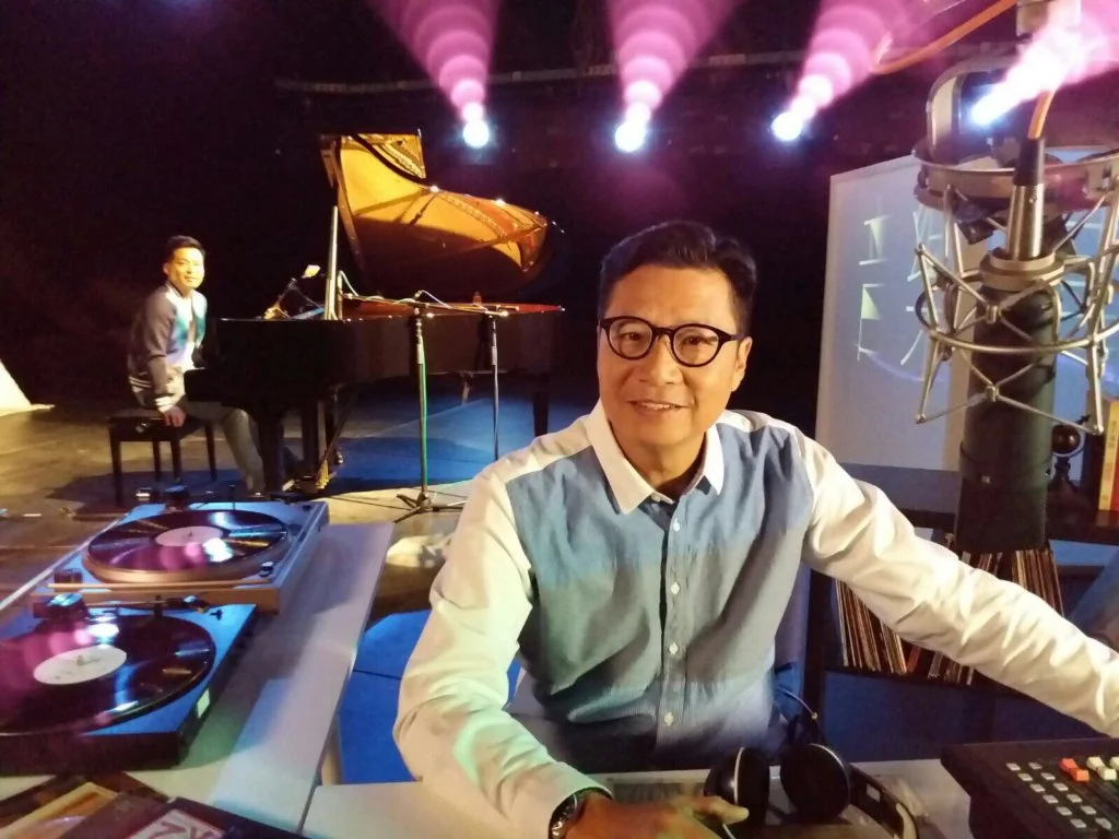 鄭子誠主持節目《音樂情人》深入民心,該節目更曾被製作成港台電視節目特輯。