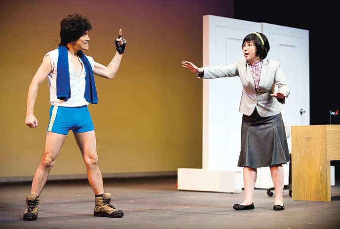 舞台劇《潮性辦公室》和楊詩敏(蝦頭)的互動,令觀眾捧腹大笑。