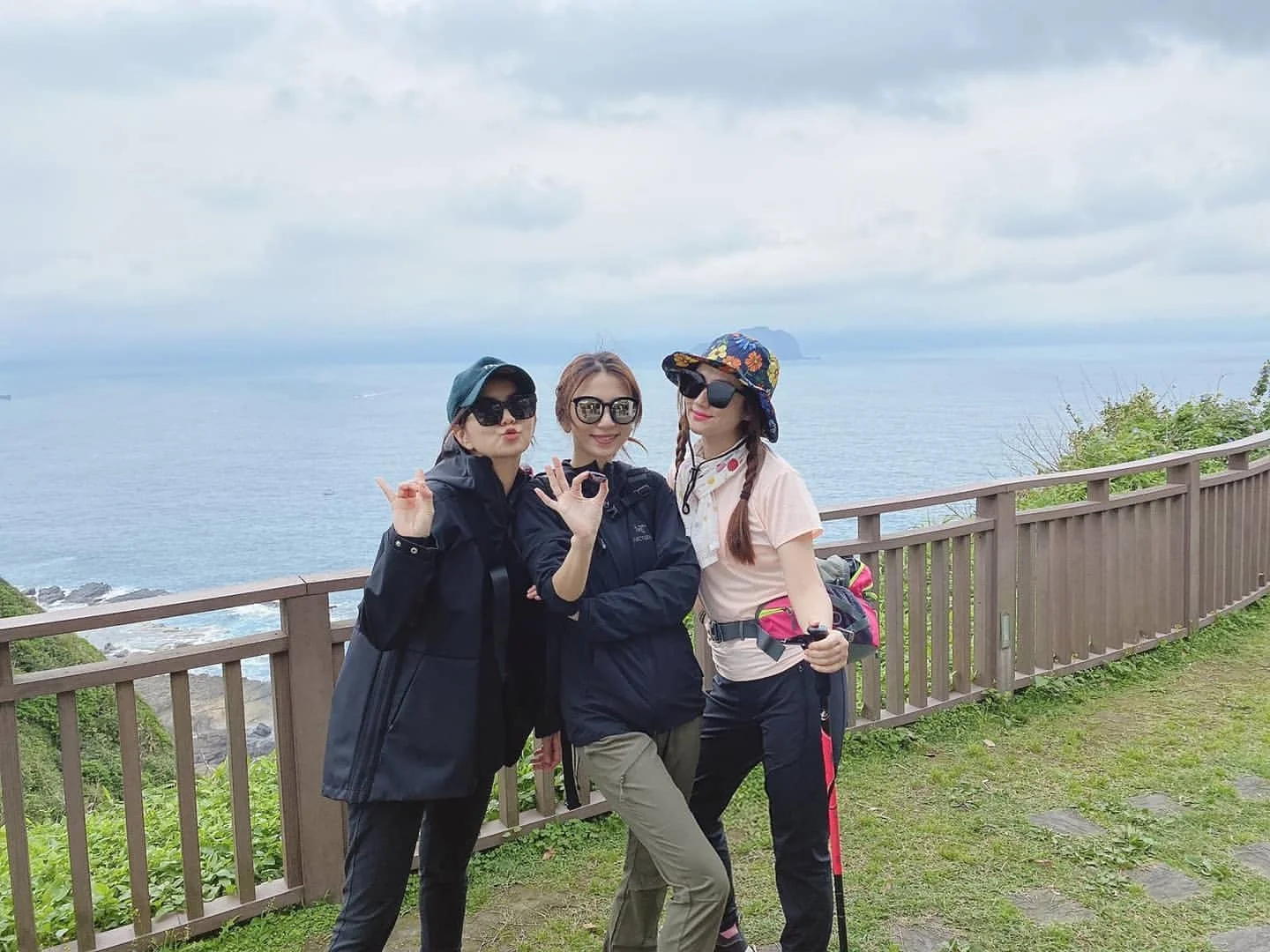 S.H.E相約行山,為Hebe慶祝37歲生辰。