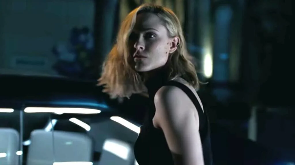 伊雲麗素活為了親近數據公司Incite創辦人兒子，捲入一場殺機。