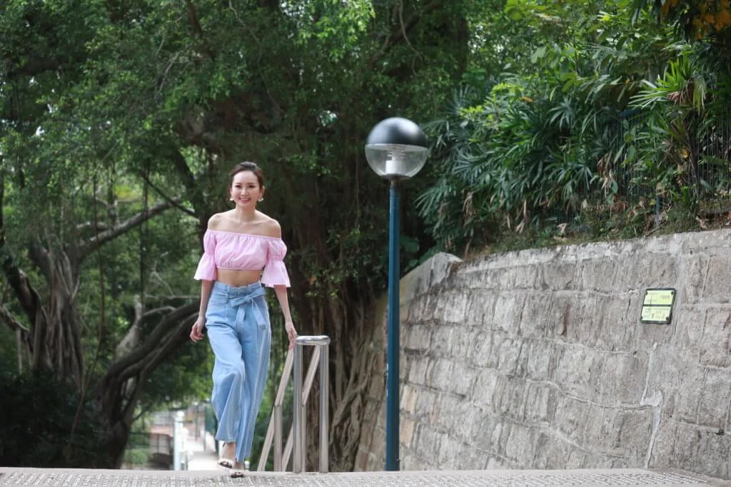 李綺雯會開設Youtube channel,笑言大家記得like,每個like都可當飯食。