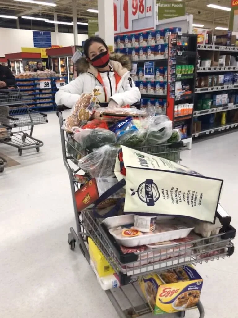 疫情關係，她每次到超市也會大量入貨。