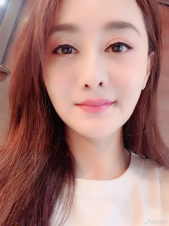 52d1e384gy1ge9d8bn4ggj21sc2dskjs