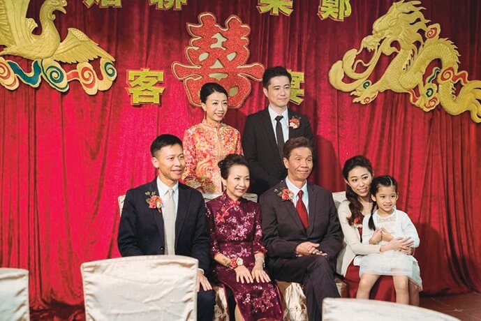 區嘉雯在舞台劇方面獲獎無數，第一次拍電影《叔．叔》，獲香港電影金像獎兩項提名，她飾演太保的妻子，結婚四十幾年，突然發現丈夫和袁富華的基情。