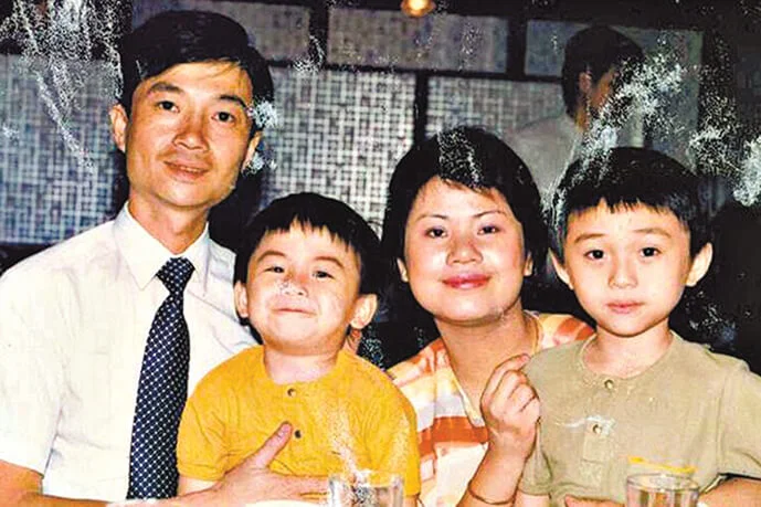 林盛斌生長在小康之家，有疼愛他的父母，還有一個弟弟。