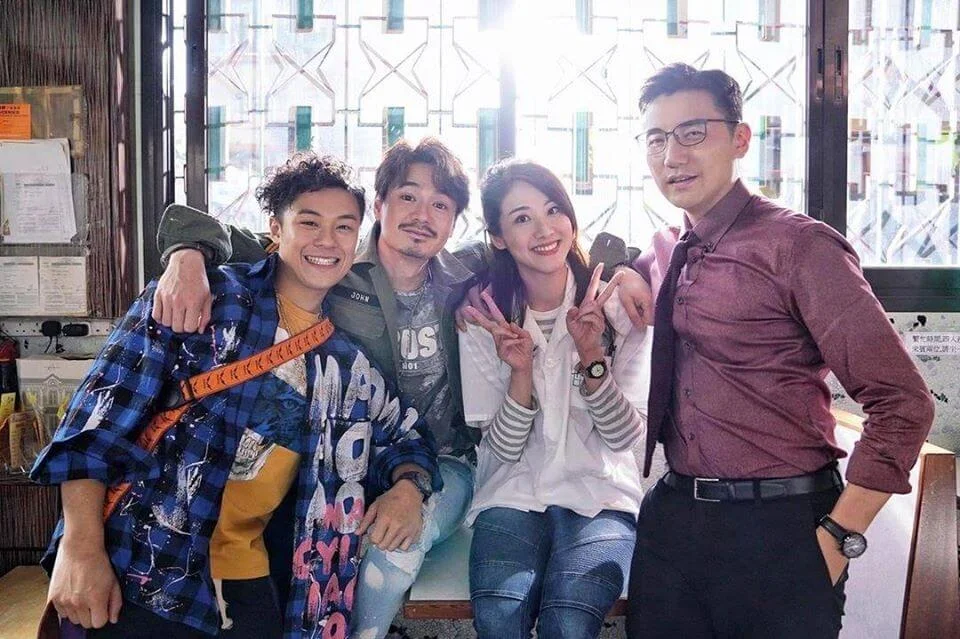 近日謙仔與鄧佩儀、洪永城忙拍無綫新劇,努力賺奶粉錢。