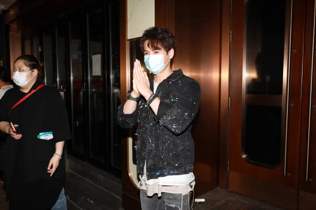 謙仔透露太太身體回復不錯,行得走得。