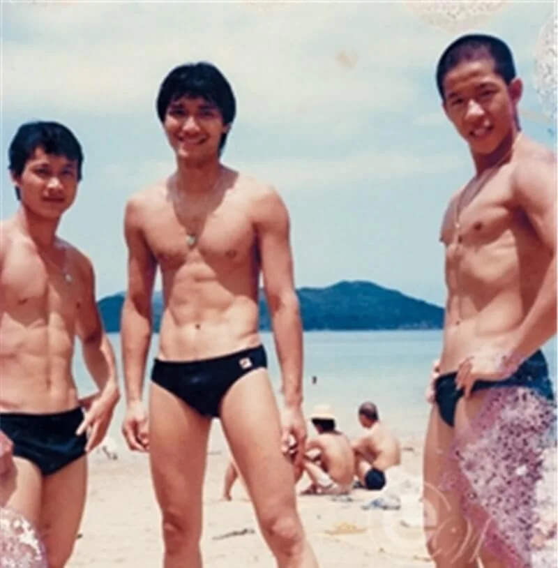 年輕時的冼灝英身形fit,他說自己從不做gym,只靠練功夫。