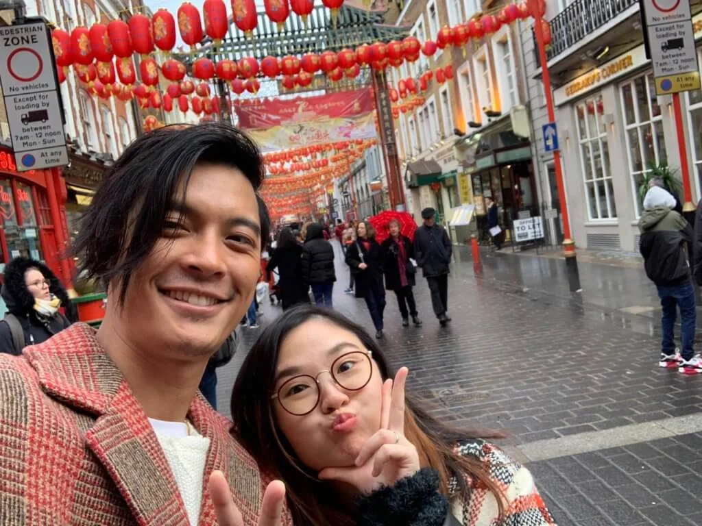 黎振燁太太已懷孕八個多月，去年尾得知太太懷孕時，他還開心公布，估唔到只需四個多時間，由䁔男變渣男，搞出大頭佛。