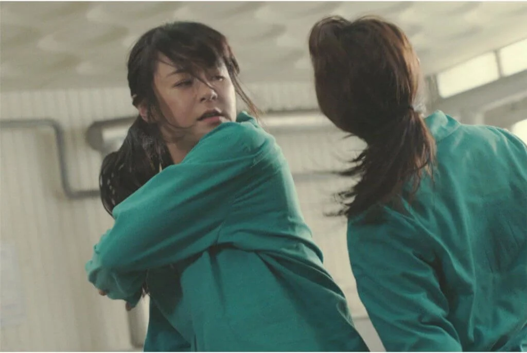 拳拳到肉，打得有板有眼的崔江姬，特別花了一個月做武術訓練。