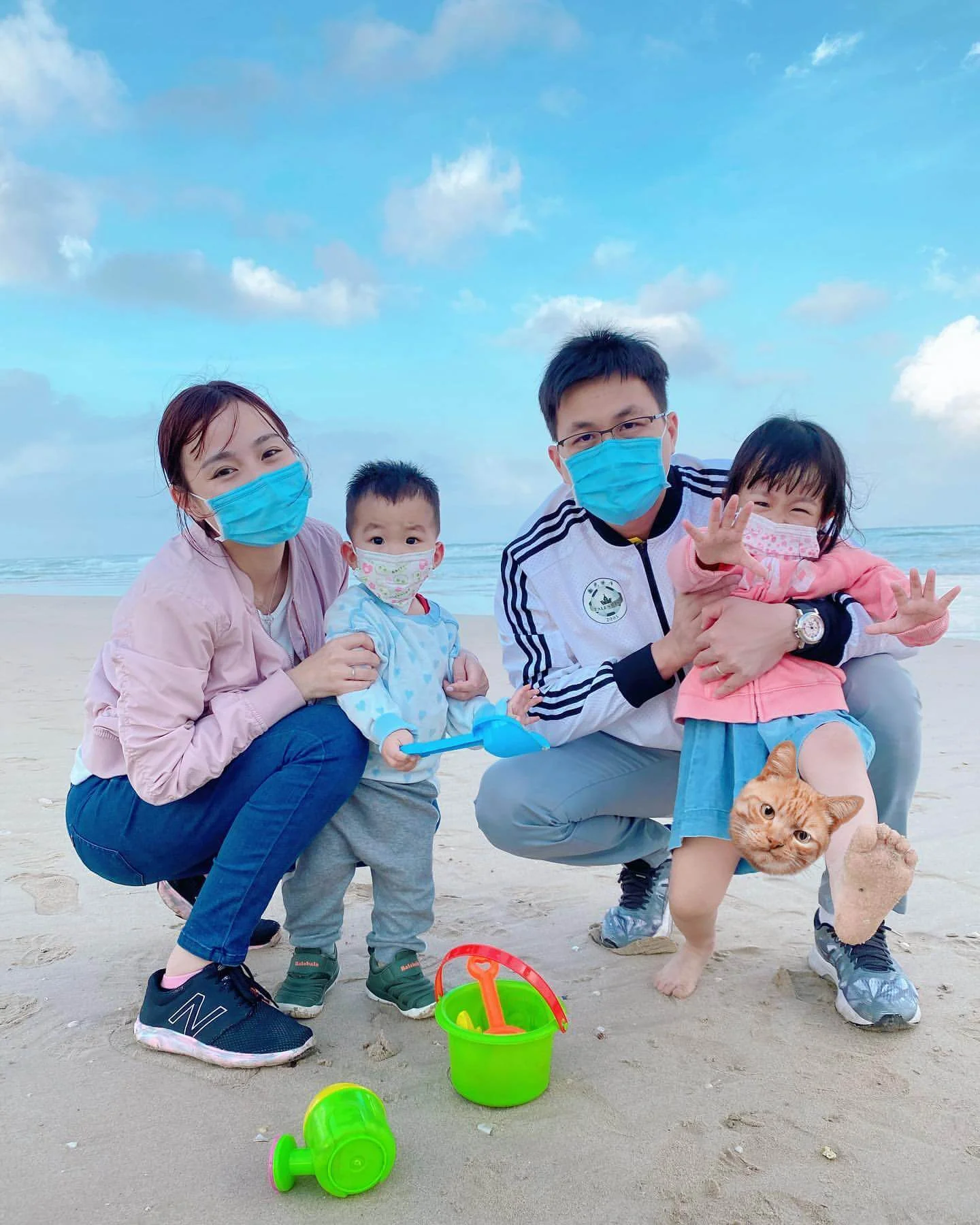 李蘊一家四口於農曆新年回海南度歲。