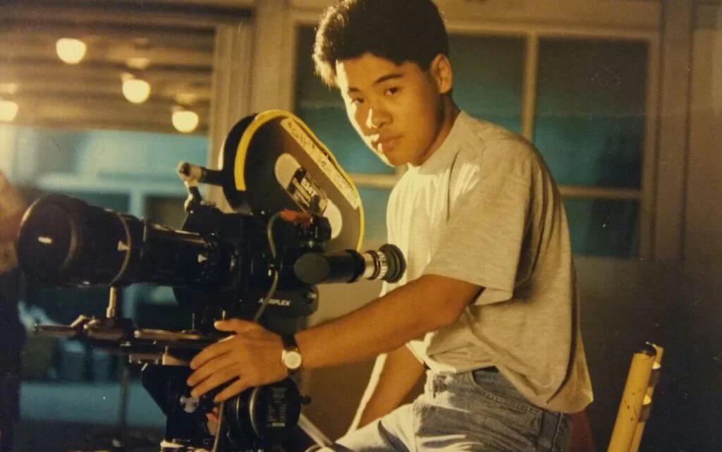 韋家雄未做演員前,做過廣告行業的拍攝機器組散工。