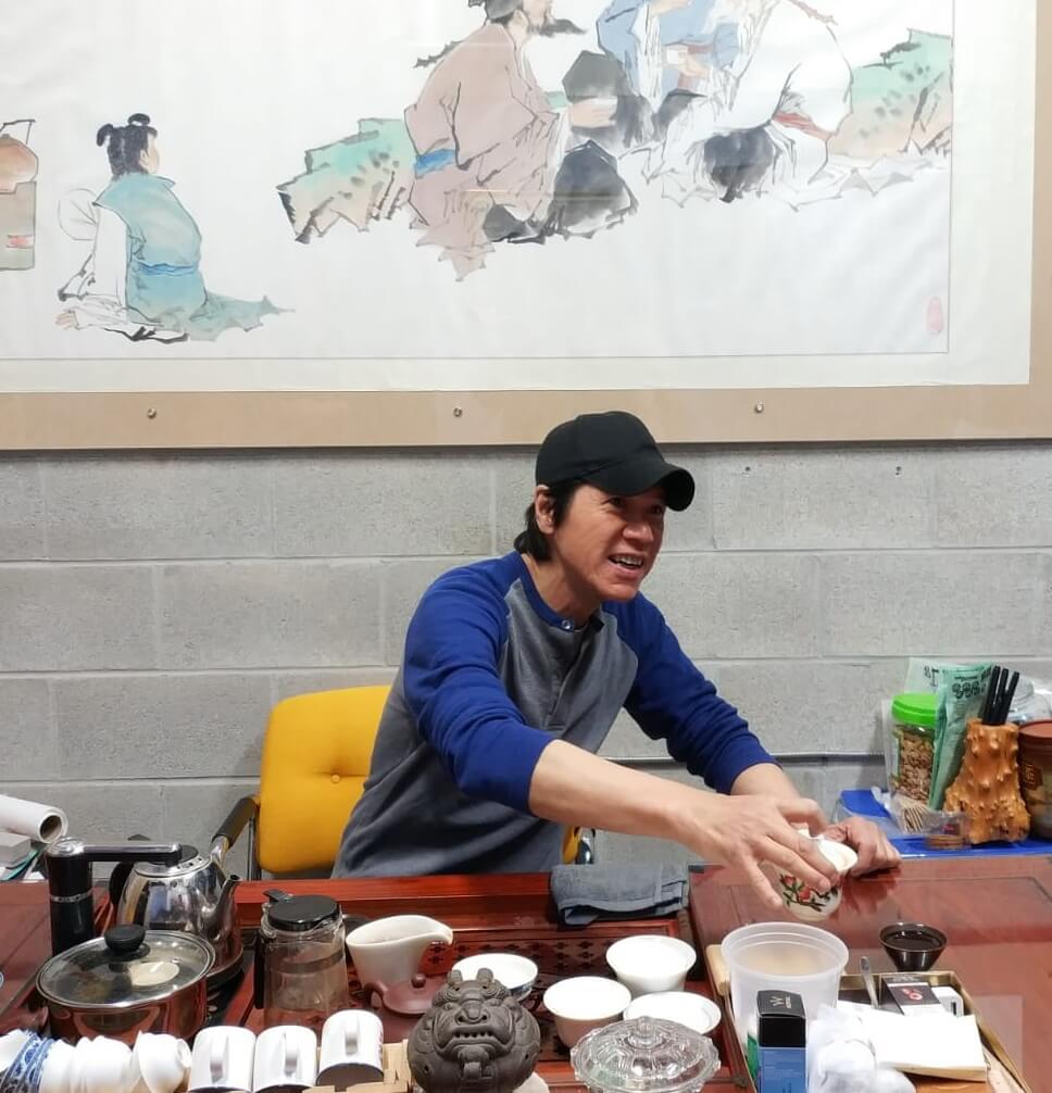 林嘉華喜歡中式茶藝，家中一角是他的品茶區。 