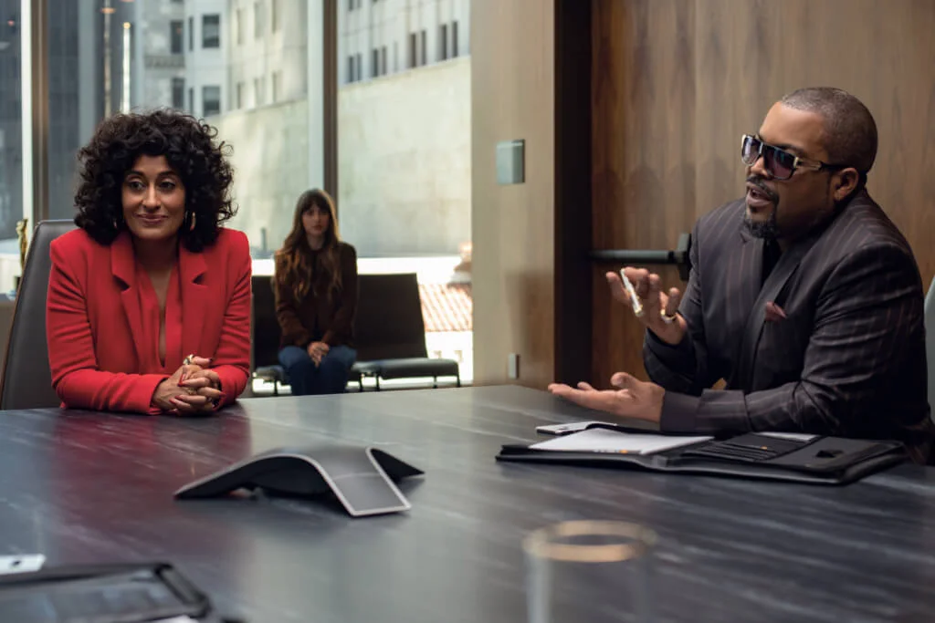 Ice Cube扮演的貼身經理人，處處美其名保護天后，其實只求生活安穩。