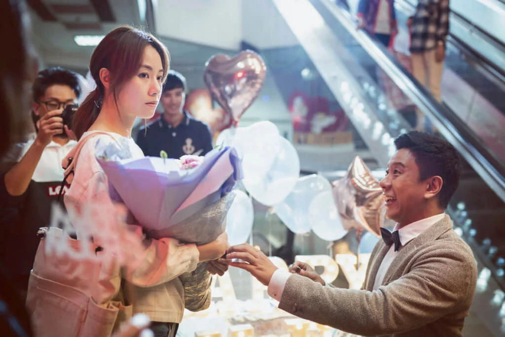 鄧麗欣首次跟朱栢康合作，二人擦出不少火花。