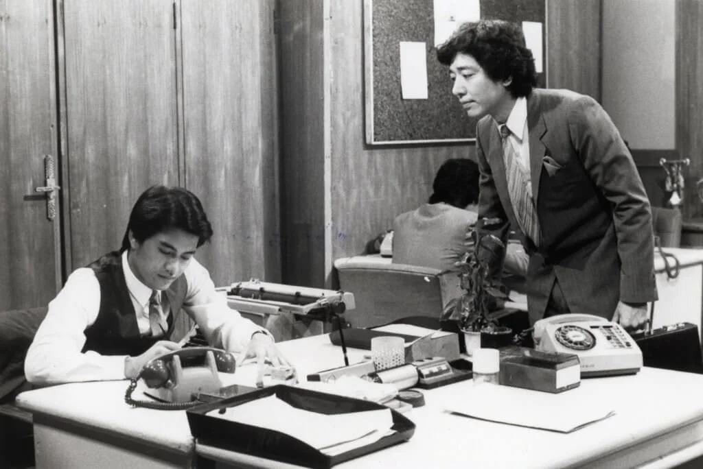 在無綫早期，駱應鈞常演有點滑頭、小奸詐的角色。