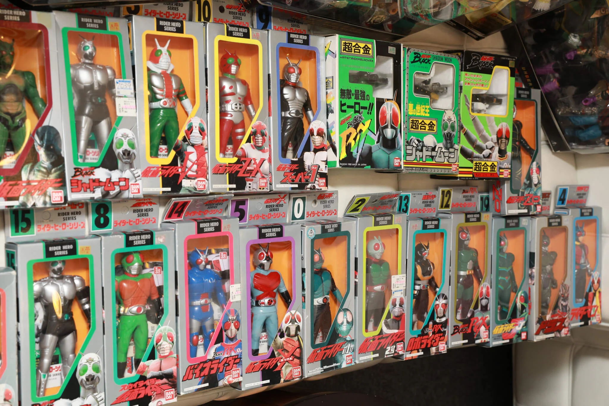 超人系列是他多年來逐件買回來,雖然不是很昂貴,但很有紀念價值。