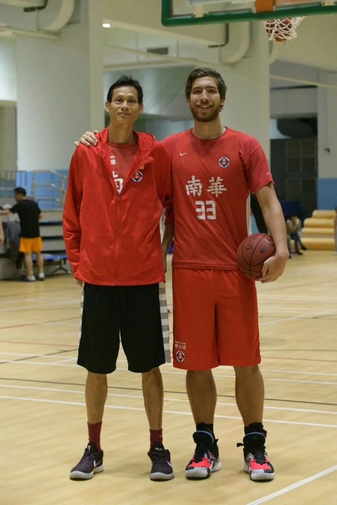 惠龍兒少年打街場時,獲師父翟文強(波爾)賞識,多年來得到對方的指導和鼓勵,令他心懷感激。