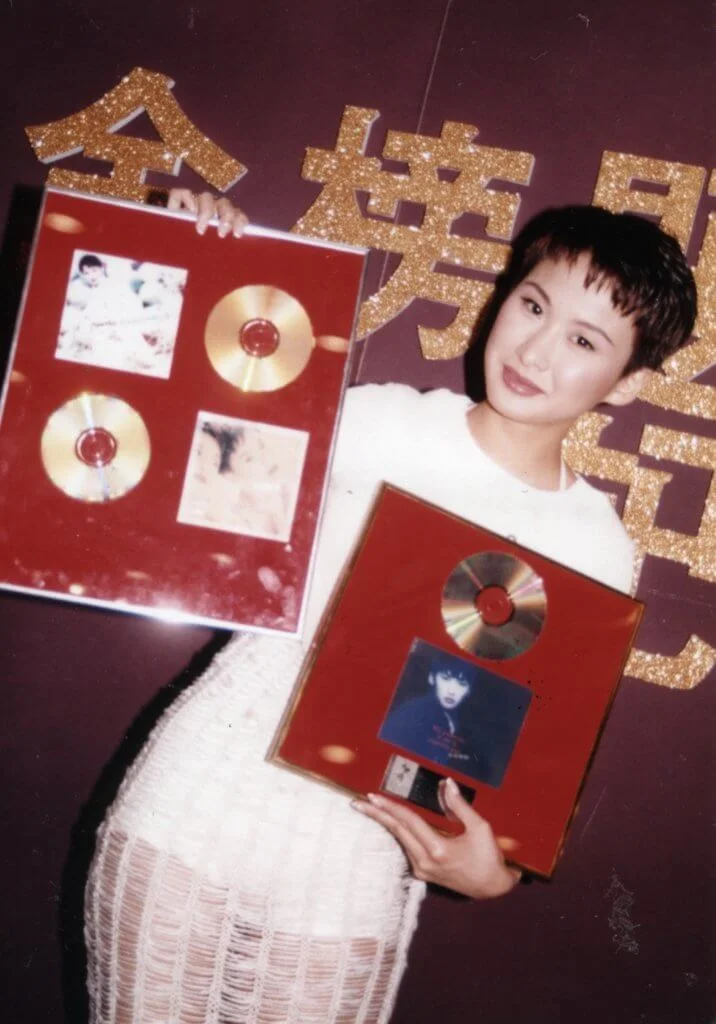 湯寶如有幾張大碟銷量不俗,歌曲之中以《緣份的天空》成績最好。