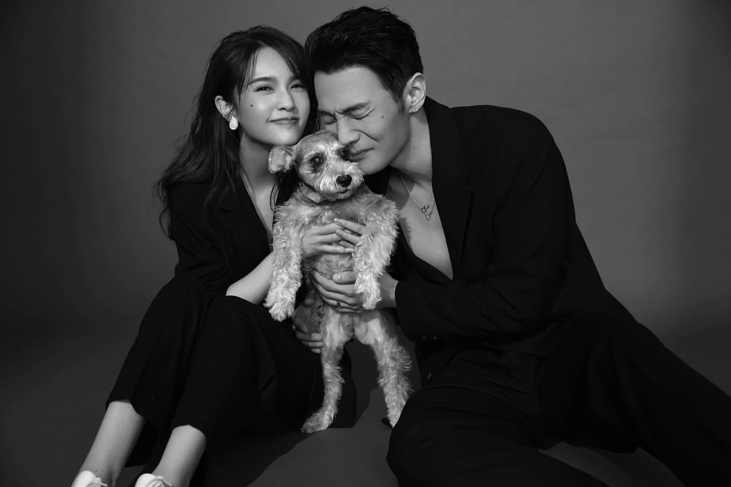 有人好奇楊丞琳何時返內地與李榮浩團聚,「李老師已經等着望穿秋水了。」