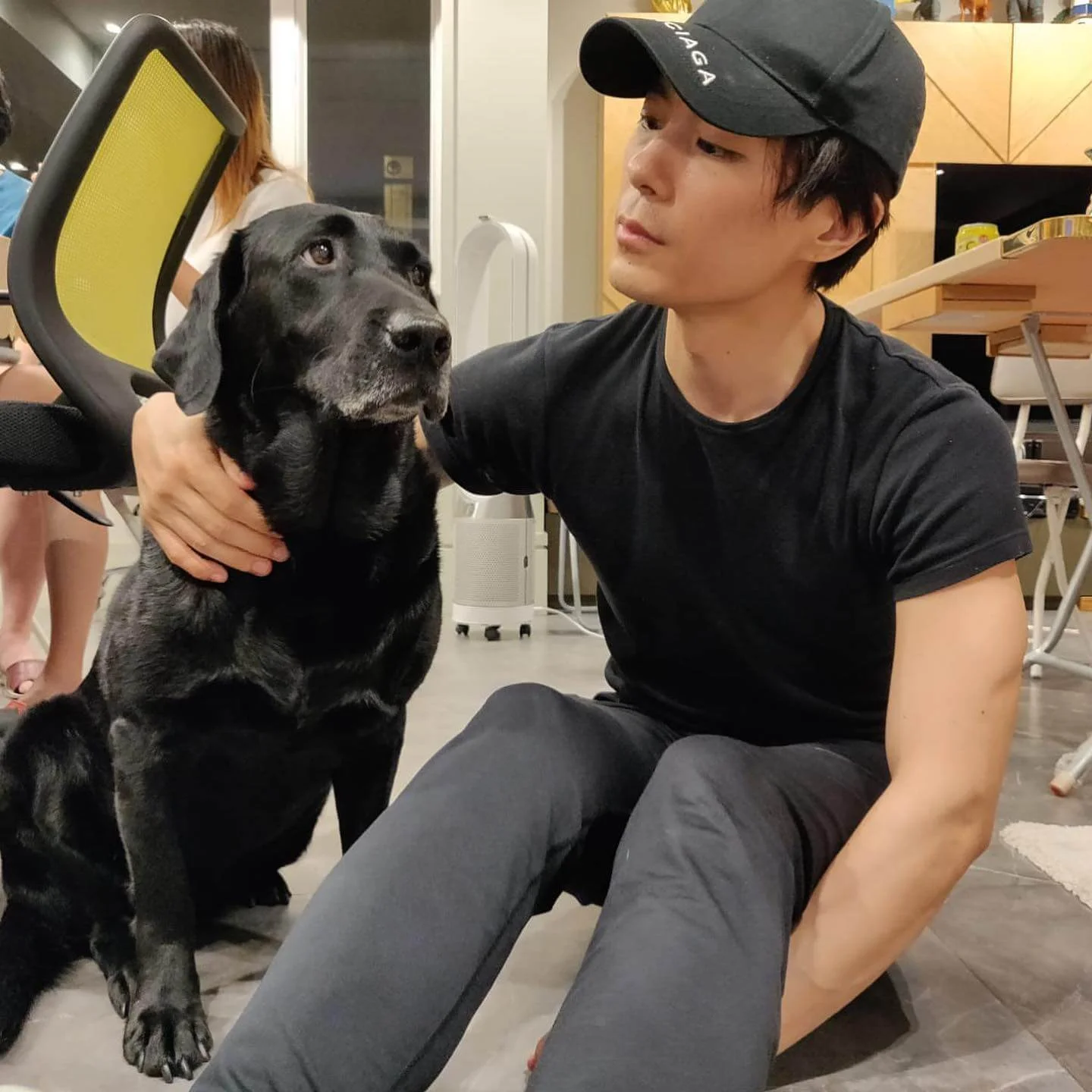 從小喜歡狗的張景淳，不會因今次事件而留下陰影。