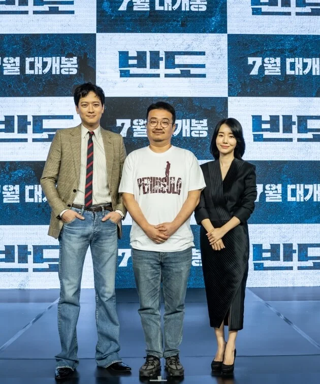 姜棟元早前出席發布會時，一身衣著遭猛烈狠批，成為近期轟動韓國娛樂圈的公關災難。