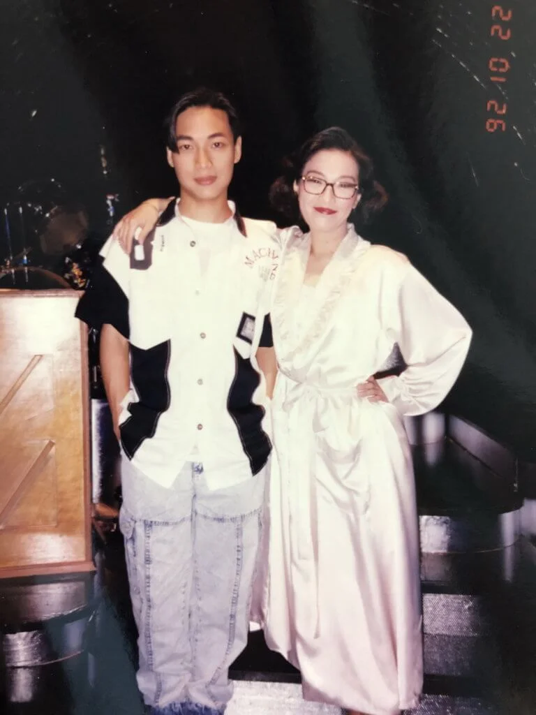 在演藝學院畢業後,譚偉權加入香港話劇團,與同班同學劉雅麗一起參演港產舞台劇《我和春天有個約會》,叫好叫座。