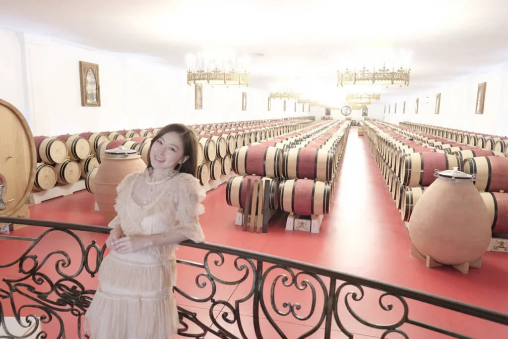 樂瞳每年會安排一個悠長的旅行，順道參觀當地酒莊。