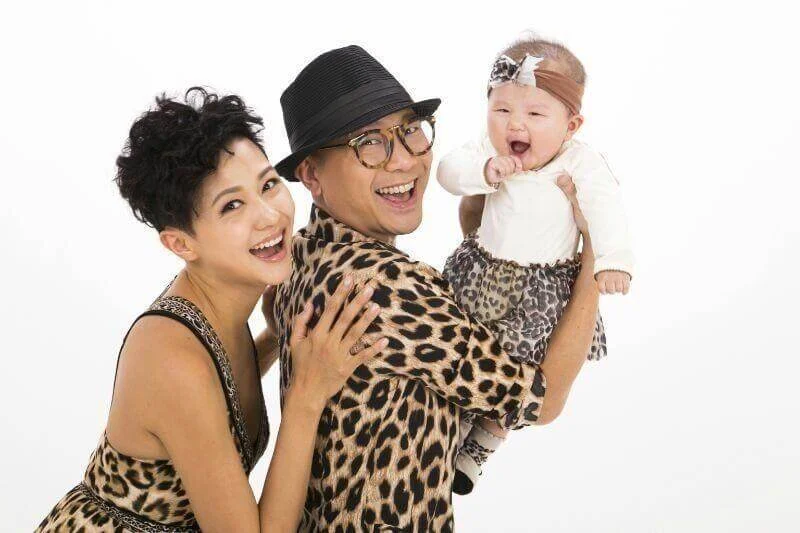 羅敏莊、陳國邦、陳禛一家三口時常一起出鏡