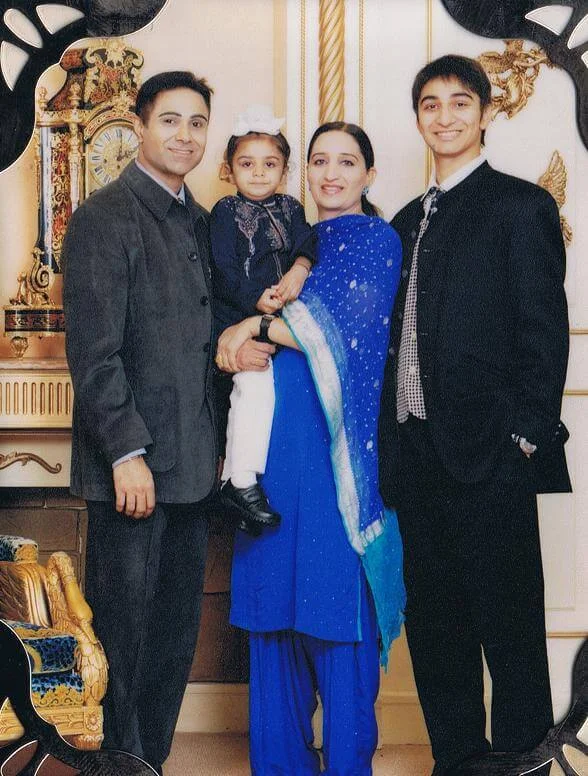 喬寶寶一家四口，太太為他生了兩個兒子。