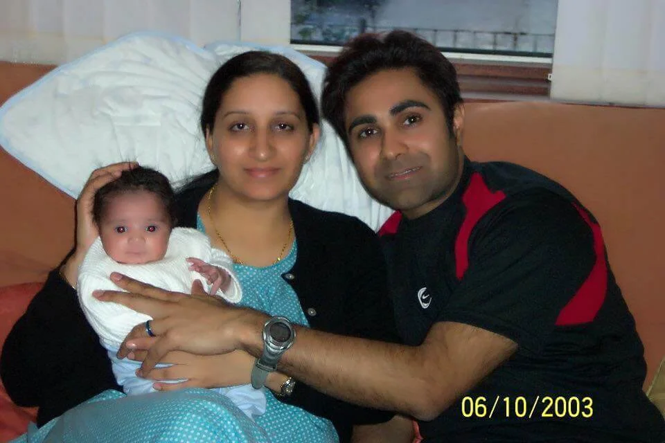 ○三年香港爆發沙士,喬寶寶送太太到蘇格蘭誕下幼子,兒子一歲時發現患脊椎疾病。