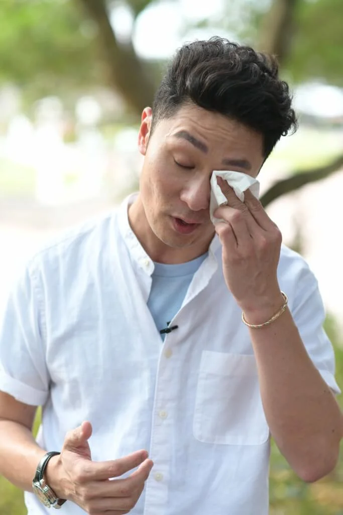 提起地震災民慘況，姚亦澧激動落淚。