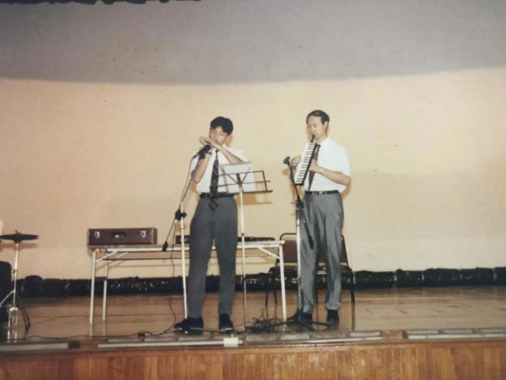 中五那年，為學校表演。