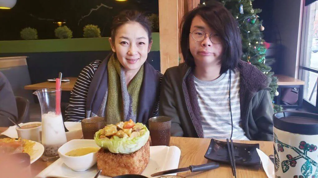 王綺琴說兒子喜歡演藝幕後工作,有興趣讀電影。