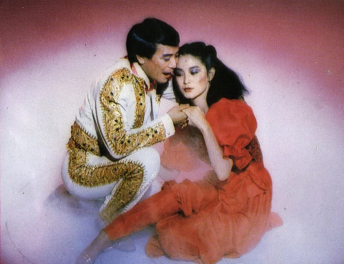 青霞與羅文以廣東話合唱，發音當然大有改善空間，但付出一百分的努力，值得嘉許。