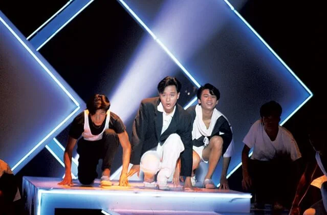 1986年，張國榮擔任決賽司儀兼表演嘉賓，在他左手邊的舞蹈員就是郭富城及Sunny Wong（右）。